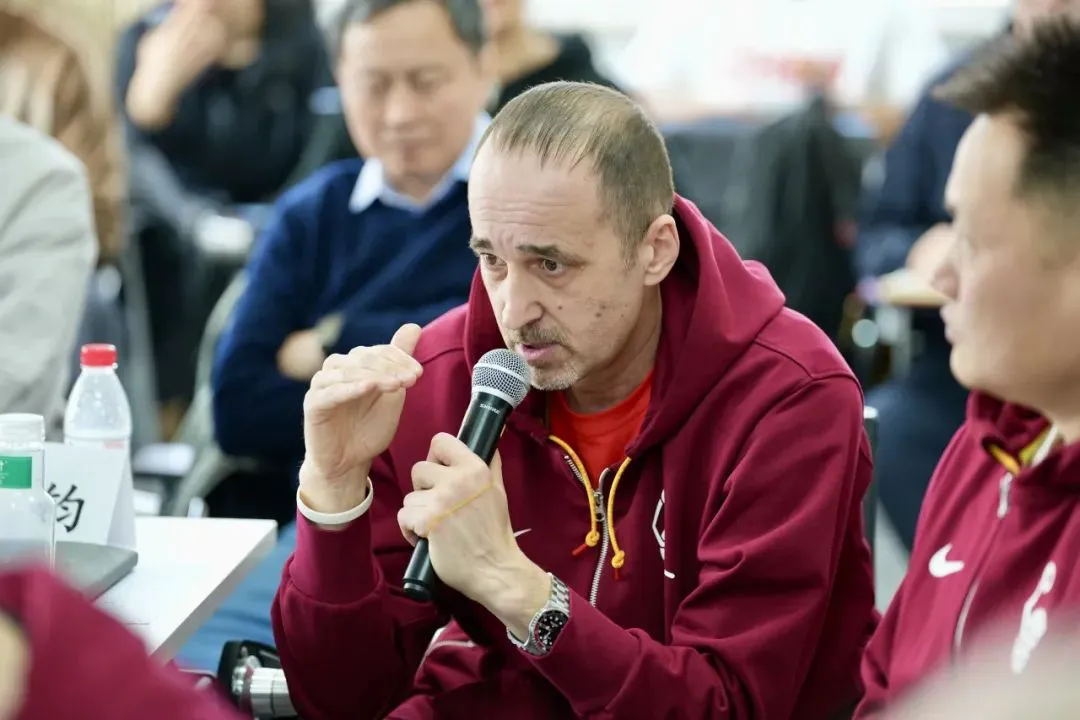 如何在篮球训练营中改善比赛策略?_2